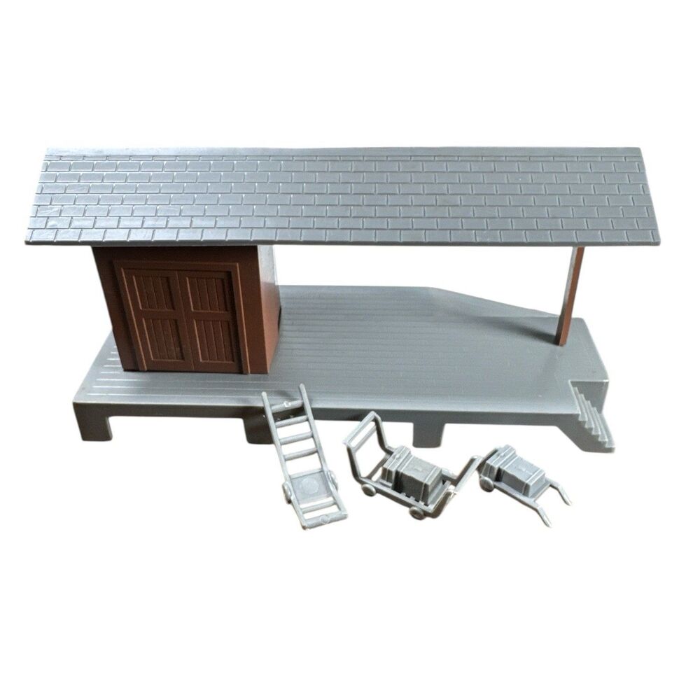 Plasticville O-O27 - #1707 Loading Platform Complete No Box - Picture 2 of 5